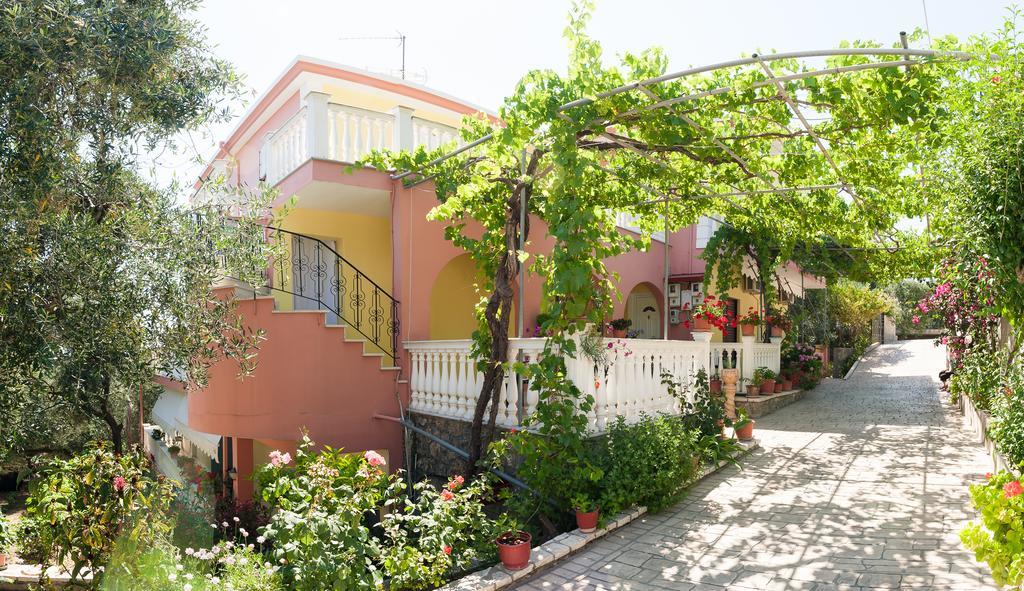 Appartement Nikolaou Thomas House à Parga Extérieur photo